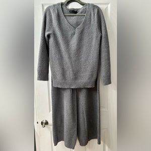 NY&CO gray teddy bear fabric pantsuit. Excellent condition size medium